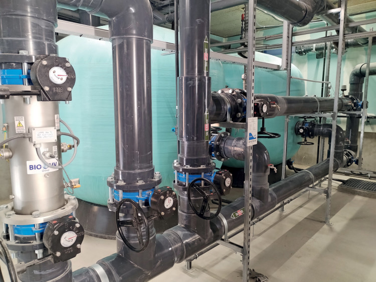 Le local et le couloir technique en sous-sol Fluidra