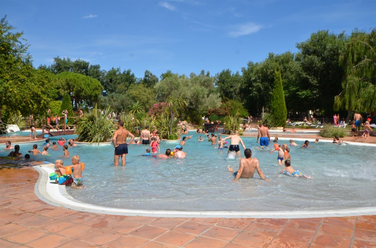 Le Lagon de 800 m² camping Le Serignan Plage