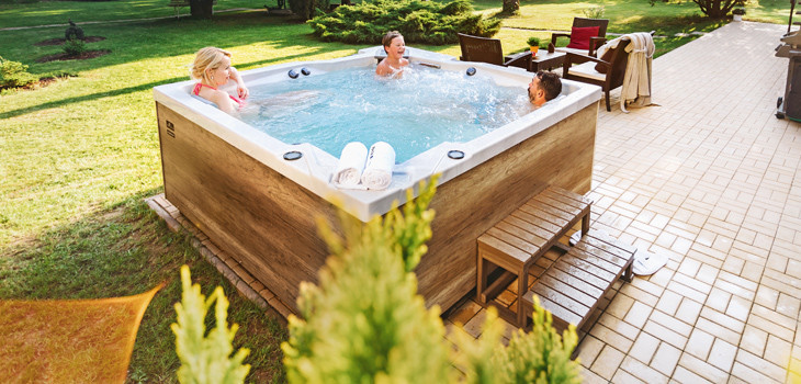 Holl’s by Hanscraft spas at Poolstar