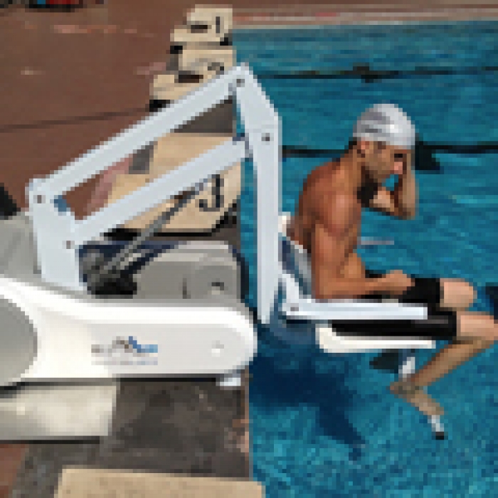 iSwim pool lift helps people with reduced mobility