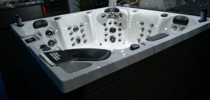 Platinum Spas flagship brand of Superior Wellness at Piscine Global ...