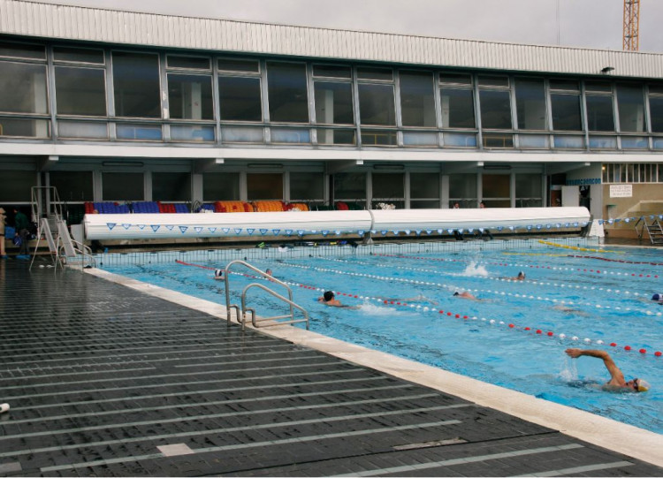 Volets Abriblue sur piscine collective