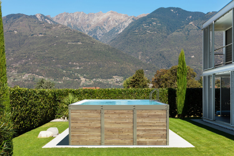 Antea, piscina fuori terra firmata di Piscine Laghetto