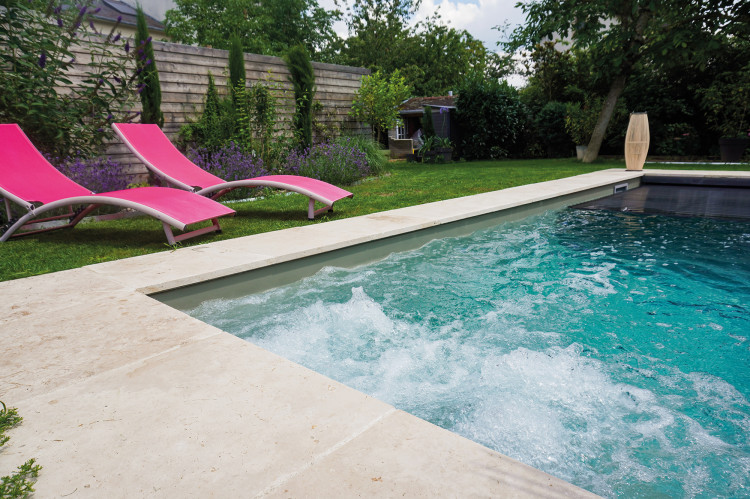 Système AirSense de Caron Piscines massage balnéo dans la piscine