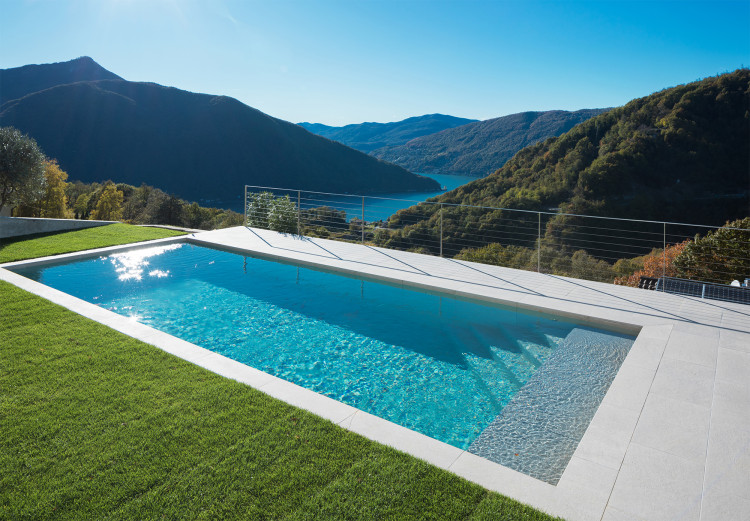 Piscine avec escalier sur-mesure sous liner Détente Piscines