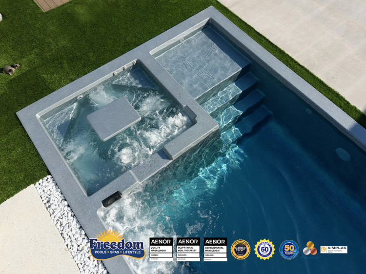 Piscine Manhattan Deluxe de Freedom Pools