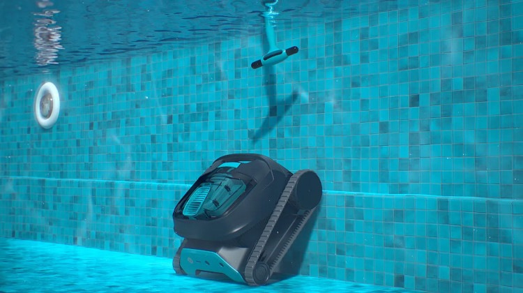 Le cliqueur permet de rappeler le Dolphin Liberty 300 en paroi piscine