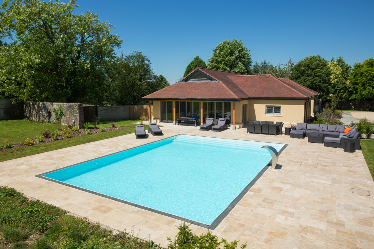 Piscine monocoque à débordement  Overflow Multi