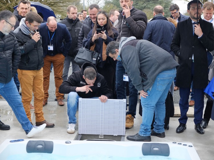 Présentation spa de nage Mondial Piscine gamme sport