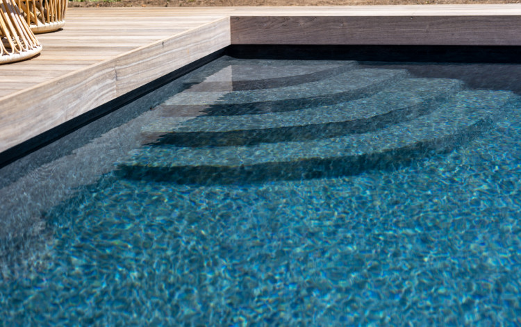 Piscine avec Superliner 3D Black Reef de BWT Pool Products
