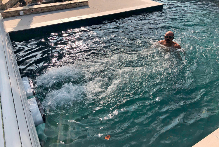 Lionel Jourdan training at home with 2 Swimeo S400 counter-current swim turbines