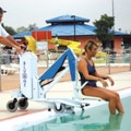 The dual-function lift for swimming pools