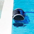 The Formula 1 among swimmingpool robotic cleaners!