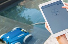 A new pool robot connected to its user