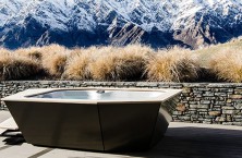 The futuristic IKON spa pool inspired by modern architecture 