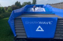 SHARKWAVE, eine mobile Surfattraktion in den Startlöchern