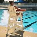 Après leur succès aux USA, ces chaises de surveillance en piscine arrivent en Europe !