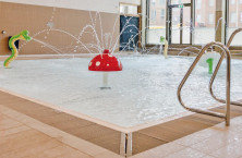 Area HO Spray Park : un fond mobile astucieux pour les piscines publiques