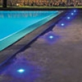 Iluminacion de la piscina y entorno