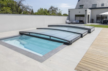 L'abri de piscine télescopique Polycarbonate Platinium d'Abrisud