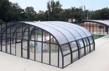 L'abri haut mixte fabriqué sur-mesure par Vegametal pour les piscines de collectivités et de l'HPA