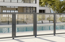 La barrière de sécurité pour piscine de la gamme Abri d'Ô