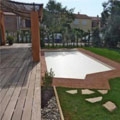 Piscine Ibiza propose une gamme de bassins avec volet intégré
