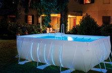 Piscine hors-sol CRYSTAL POP! : un design lumineux