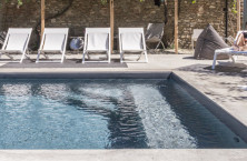 Spas en fibre de verre et escaliers sous-liner : Red pool