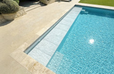 Volet immerg&eacute; Un'Roll 800: installation simplifi&eacute;e, axe ajustable et int&eacute;gration invisible