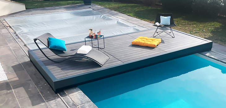 La nouvelle version de la terrasse mobile pour piscine Stilys Duo d'EC Création
