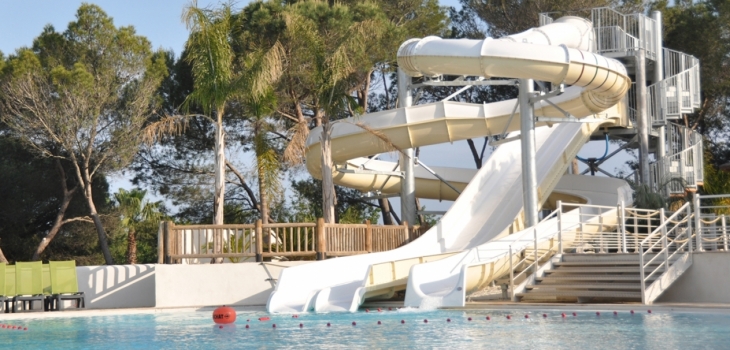 toboggan blanc Edsun au camping 5 etoiles La Baume La Palmeraie Fréjus Var