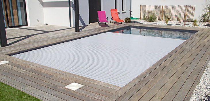 Automatic pool cover Pool Diving by APF Pool Design