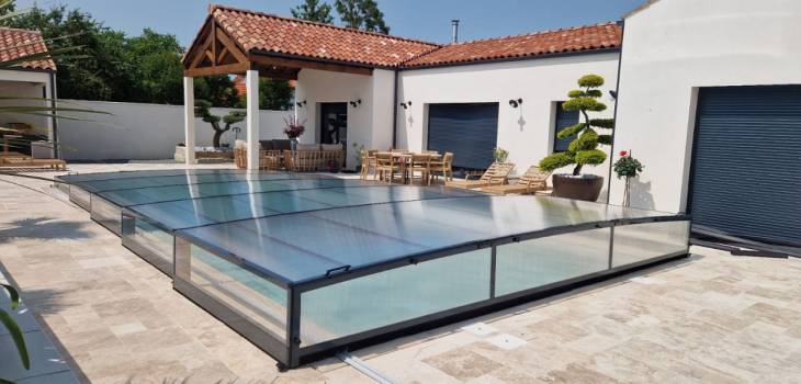 tapia,telescopique,abri,piscine,pret,poser,simplifiant,chantiers,professionnels,abrisol