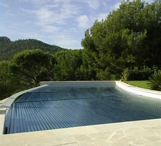 Oase volet de piscine avec lames solaires en polycarbonates