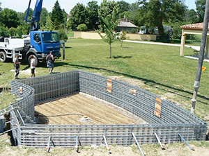 Piscines Marinal : coffrage de la piscine