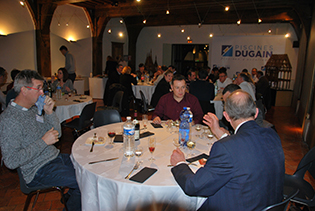 Salle de restaurant seminaire dugain piscine