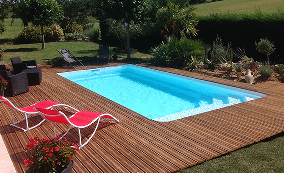 Piscine dans un gite